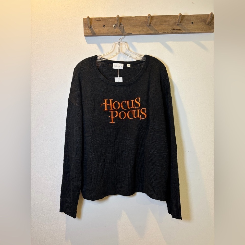 NWT Mia & Tess Hocus Pocus sweater size XL